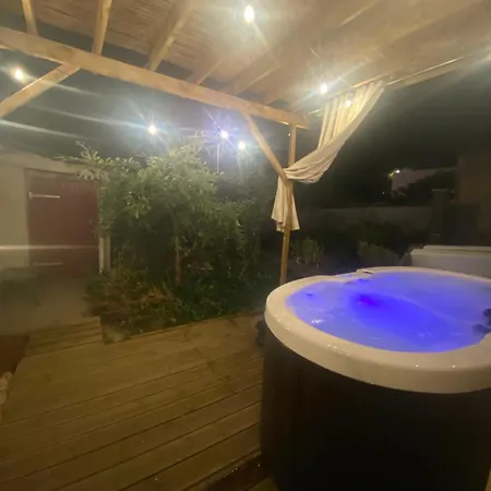 Apartment Tres Bel Avec Son Jardin Et Jacuzzi En Plein Centre De Nancy